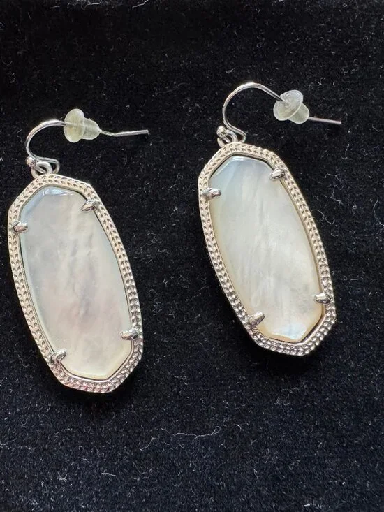 Kendra Scott Elle Silver Drop Earrings in Mother of Pearl - Picture 5 of 5